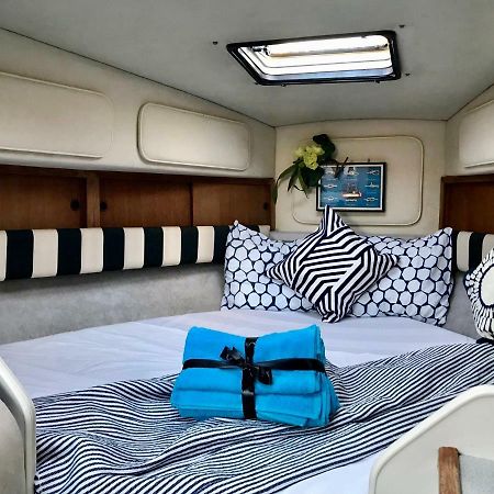 Yacht Experience Barcelona Hotel Sant Adria de Besos Bagian luar foto