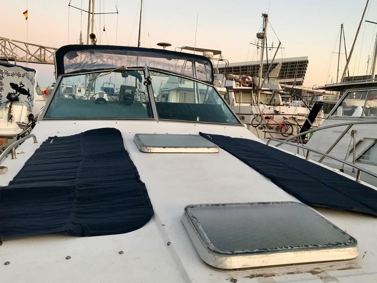 Yacht Experience Barcelona Hotel Sant Adria de Besos Bagian luar foto