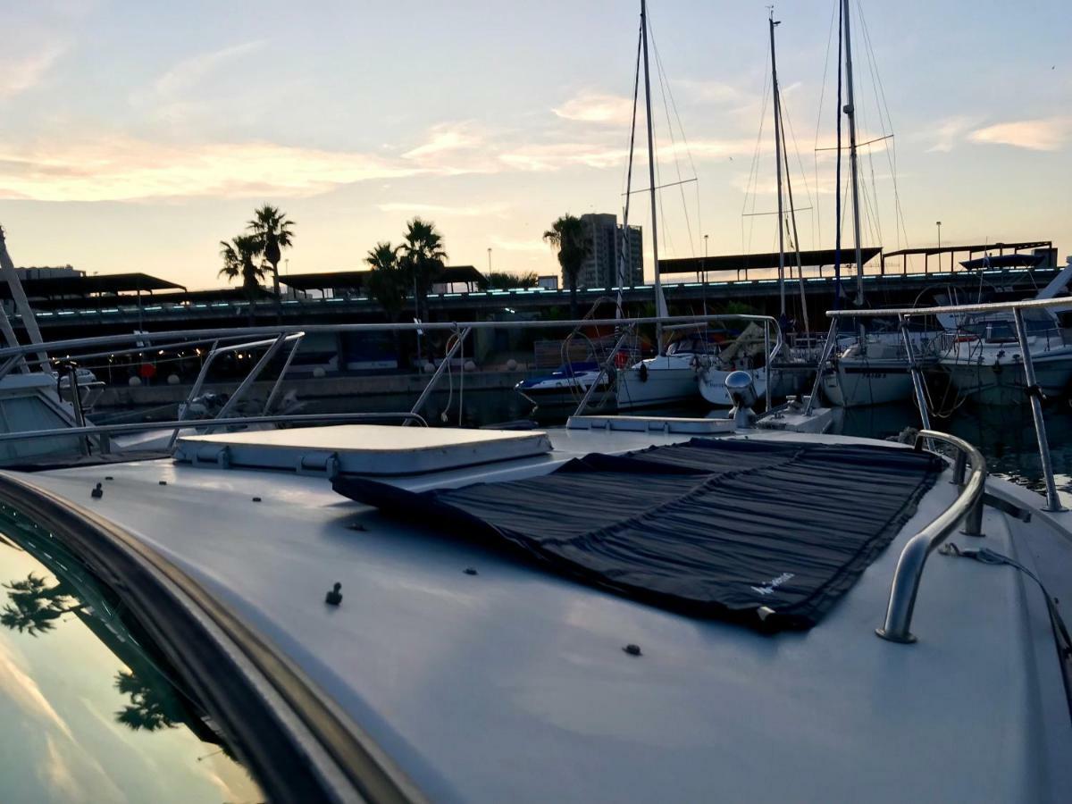 Yacht Experience Barcelona Hotel Sant Adria de Besos Bagian luar foto