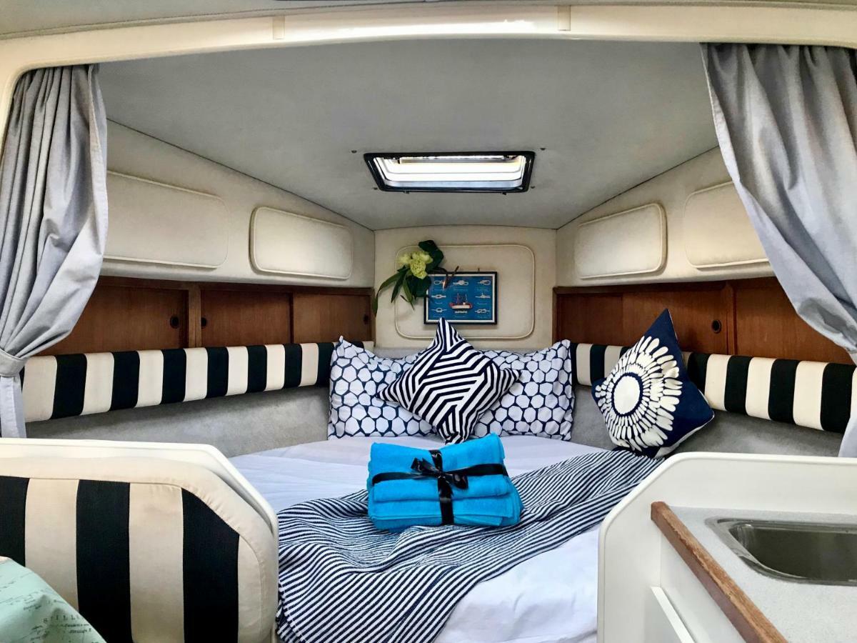 Yacht Experience Barcelona Hotel Sant Adria de Besos Bagian luar foto